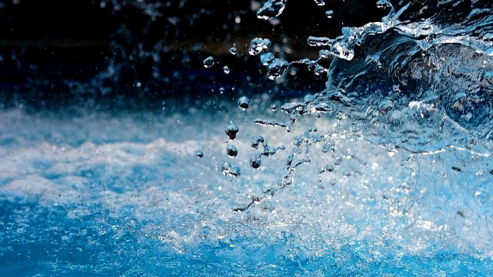 O bacterie foarte periculoasă, rezistentă la antibiotice, descoperită într-o piscină din Murighiol