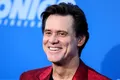 Jim Carrey: „În spatele oricărui bărbat puternic se află o femeie care-și dă ochii peste cap”