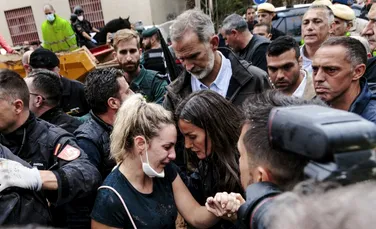 Regele și regina Spaniei, întâmpinați de protestatari furioși în regiunea Valencia, afectată de inundații