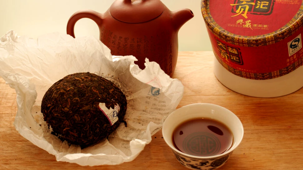 Pu-erh: ceaiul care se învechește ca vinul și poate ajunge să valoreze cât o mașină de lux