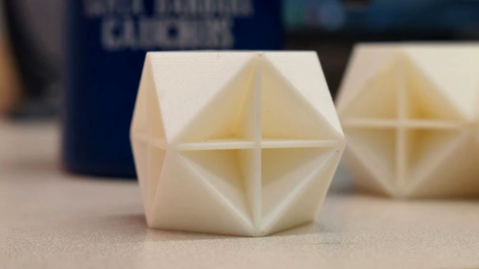 Cel mai eficient tip de ,,spumă” din Univers. Un nou tip de metamaterial atinge limita rigidităţii