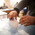 Românii își aleg astăzi președintele. Ora la care se închid secțiile de votare