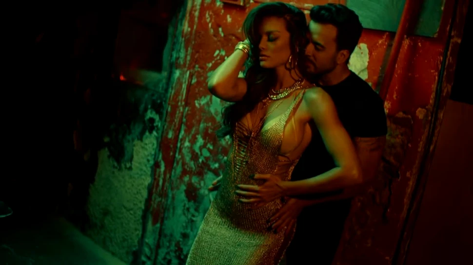 Videoclipul „Despacito”, cu un număr record de 5 miliarde vizualizări pe YouTube, a fost şters temporar de hackeri. Ce au dorit să transmită aceştia