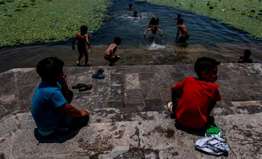 Zeci de oameni au murit în India în ultimele zile din cauza căldurii
