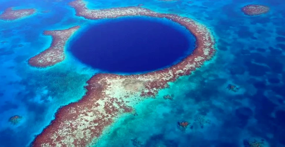 Descoperire alarmantă exploratorilor pe fundul Marii Găuri Albastre din Belize
