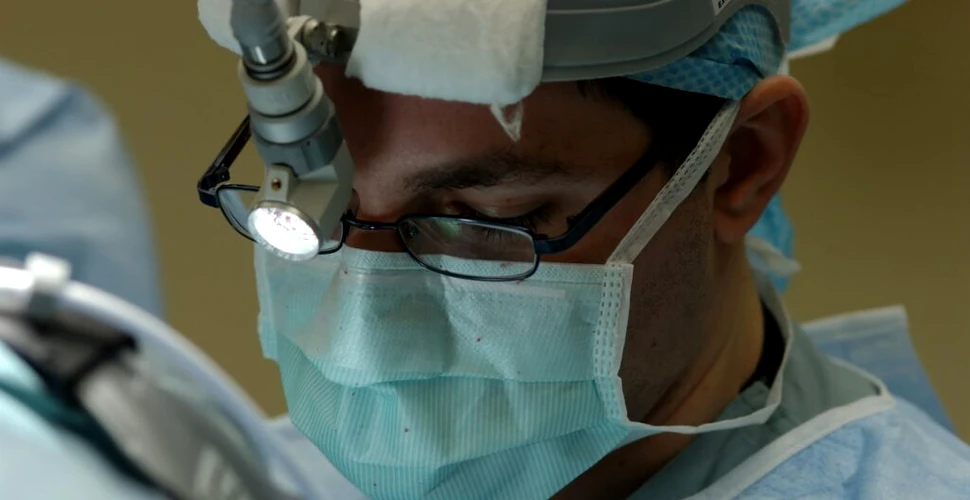 Un implant radioactiv ar putea elimina definitiv tumorile cancerului pancreatic