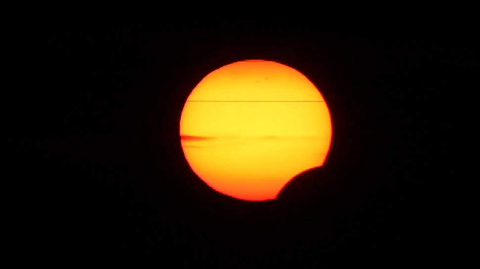 Eclipsa inelara de Soare, fotografiata de DESCOPERA.ro