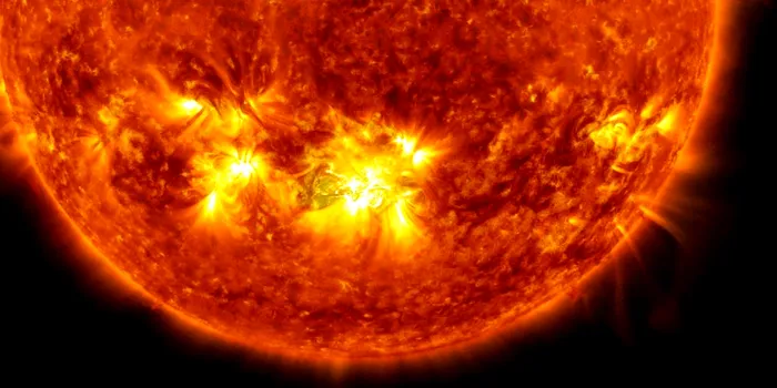 Erupție solară majoră. Soarele a trimis cantități masive de radiații spre Pământ