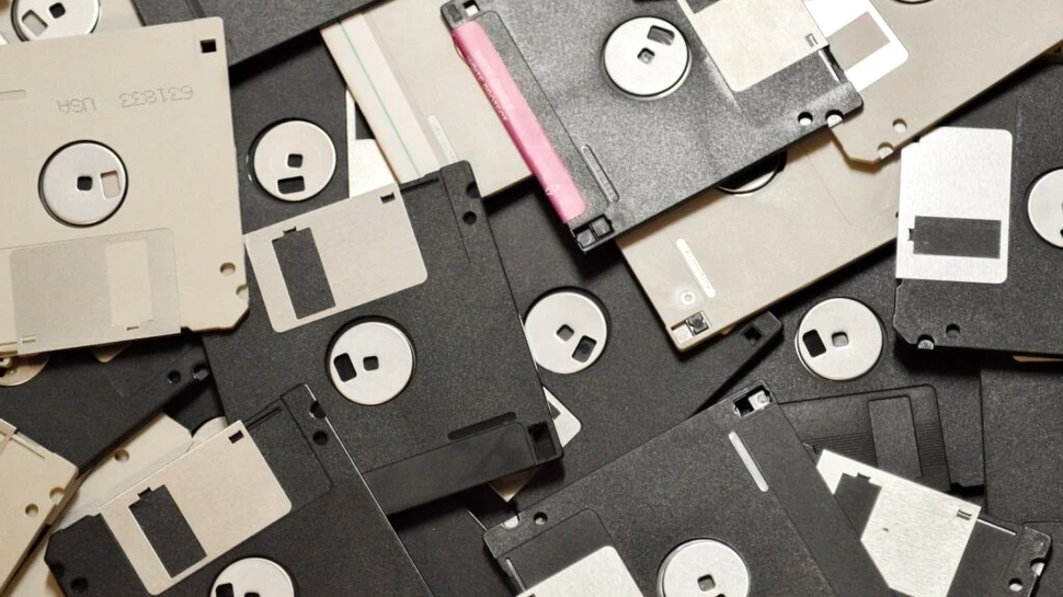 Guvernul Japoniei renunță la dischete. Care este motivul?