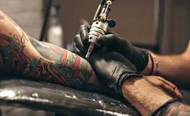 Tuşurile colorate folosite la tatuaje, interzise de Uniunea Europeană