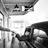 Cum a ajuns lumea să mănânce fără să coboare din mașină? Istoria neașteptată a restaurantelor drive-thru