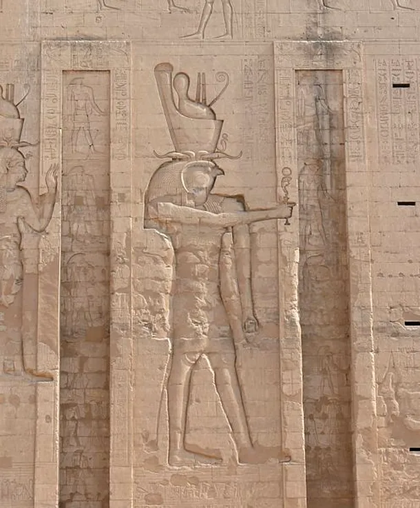Zeul şoim Horus era considerat protectorul faraonului