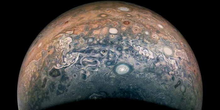 Nava spațială Juno a trimis acasă imagini uimitoare cu cea mai mare și mai veche planetă din Sistemul Solar