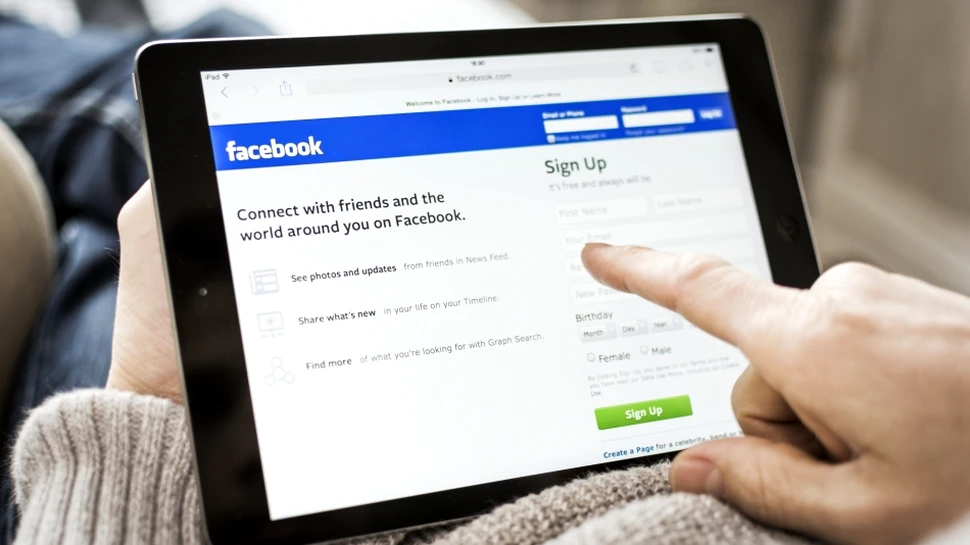 Unii utilizatori ai Facebook de pe mobil vor fi obligaţi să instaleze o aplicaţie specială