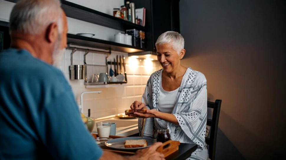 Nesiguranța alimentară poate crește declinul cognitiv la adulții în vârstă