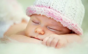 Cât ar trebui să doarmă un bebeluş? Specialiştii oferă recomandări preţioase părinţilor stresaţi