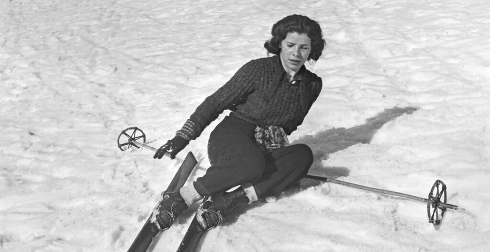 Cum se îmbrăcau femeile în 1939 pentru a merge la schiat?