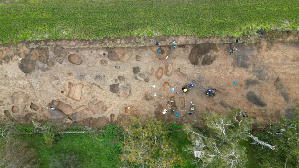 Descoperire uriașă în Cehia! Arheologii au găsit în același loc morminte celtice, morminte slave și așezări din Epoca de Piatră