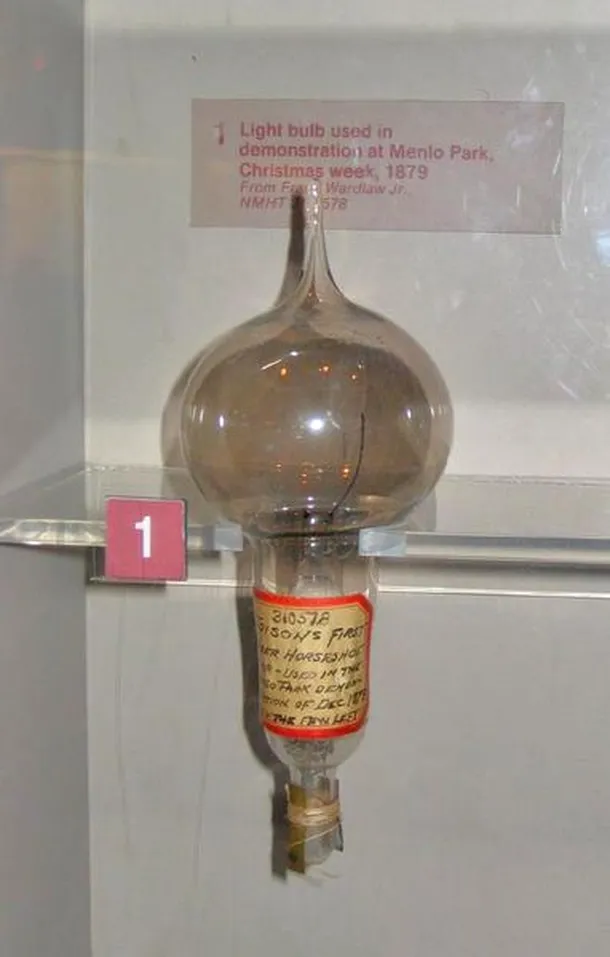 Primul bec inventat de Edison