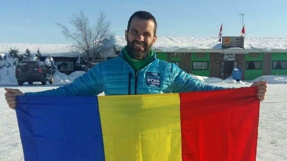 Tibi Uşeriu, singurul român care participă la cel mai greu maraton de pe planetă, conduce detaşat în competiţia “6633 Arctic Ultra”, cu un avans uriaş