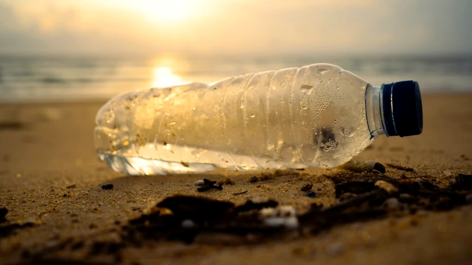 Zeci de țari cer un obiectiv global de reducere a producției de plastic
