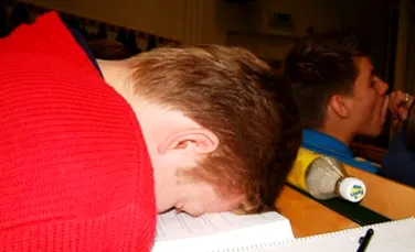 Adolescentii britanici iau lectii de somn