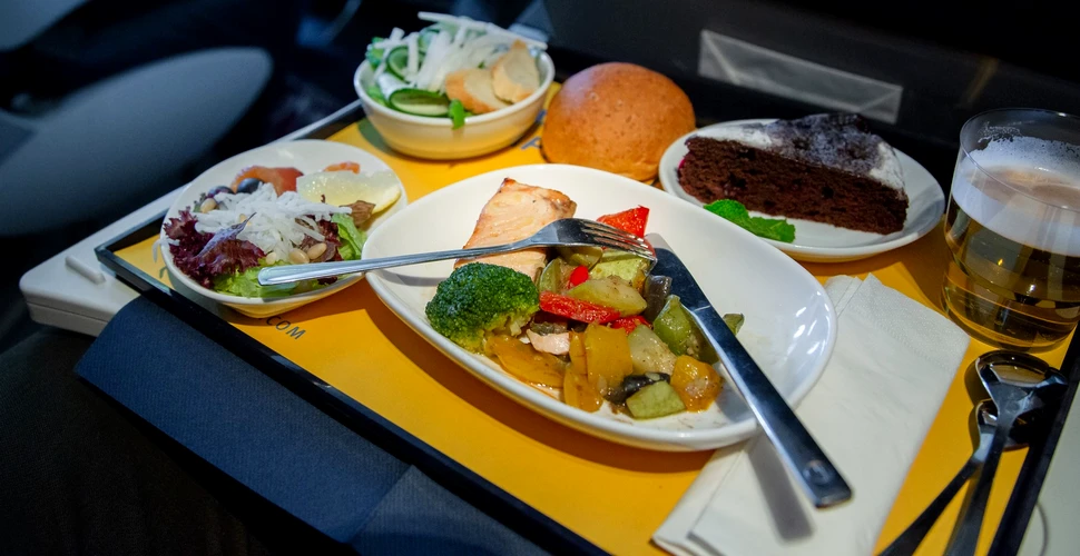 Un avion a fost deviat după ce un pasager s-a enervat din cauza mâncării