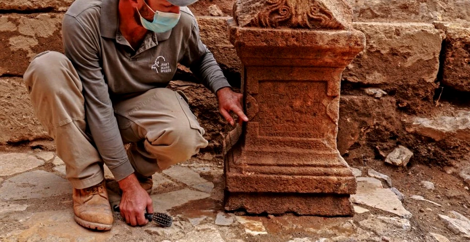 Un altar păgân dedicat zeului Pan, vechi de 1.800 de ani, a fost descoperit într-o biserică bizantină
