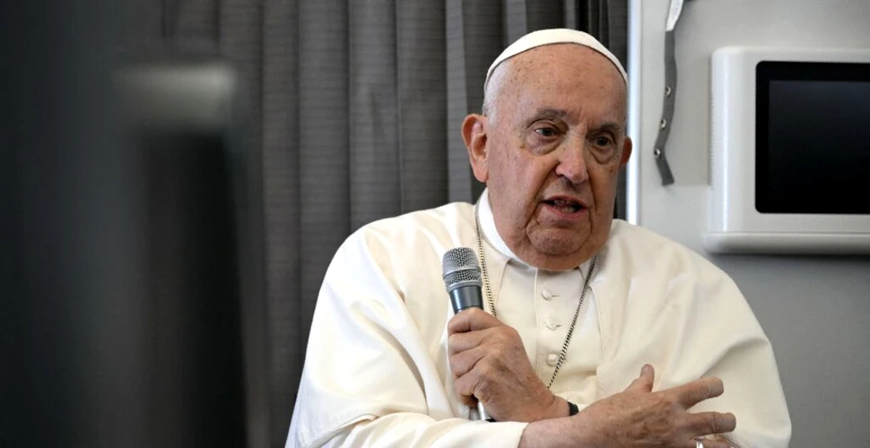 Starea de sănătate a Papei Francisc, mai complicată decât s-a crezut inițial