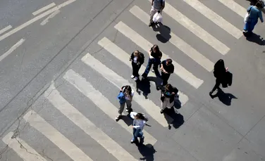 De ce vorbitul cu străinii este recomandat și ce pierdem atunci când renunțăm la acest reflex?