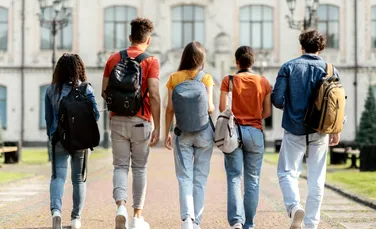 Câți dintre adolescenții de azi primesc bani de la părinții lor?