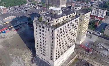 Implozia unei clădiri istorice, filmată dintr-o dronă – VIDEO