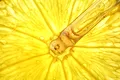 Poate vitamina C să înlocuiască crema cu protecție solară? Ce spun dermatologii