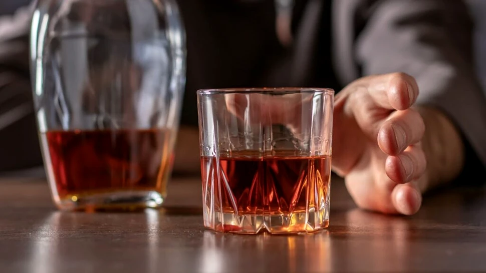 În general, consumul excesiv de alcool este nociv, dar care băutură este cea mai dăunătoare?