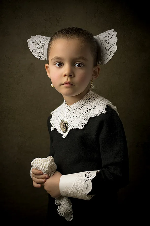 Un tată din Melbourne şi-a fotografiat fiica de cinci ani în ipostazele marilor pictori renascentişti, flamanzi sau italieni 