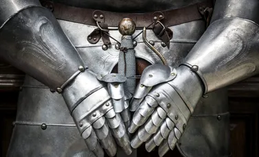 Mănușa de fier a unui cavaler medieval, dezgropată în Elveția