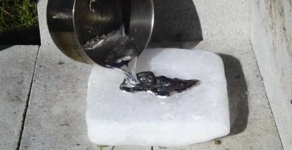 Ce se poate întâmpla atunci când turnăm aluminiu topit peste gheaţă carbonică şi azot lichid? – VIDEO