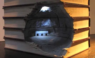 Ce se ascunde între coperţile cărţilor. Artiştii au transformat totul în sculpturi deosebite – VIDEO