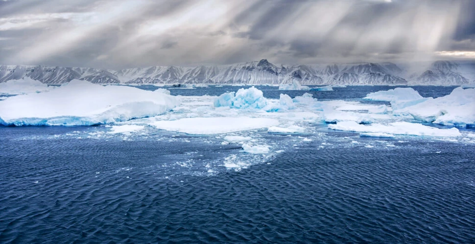 Ce au descoperit oamenii de știință sub gheața din Antarctica?