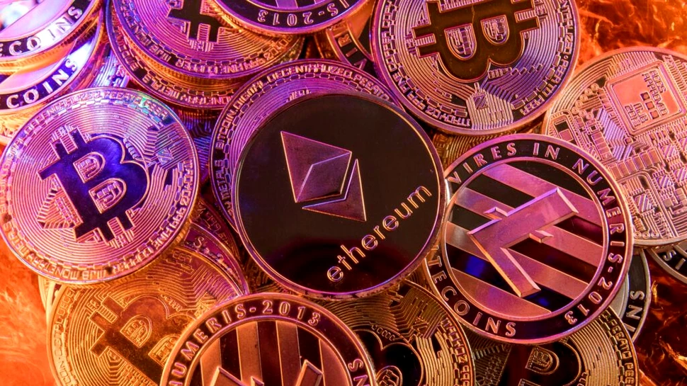 Țările ar trebui să intre în competiții de minat criptomonede, nu în războaie, crede un oficial al Forțelor Spațiale