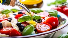 Dieta mediteraneană și mișcarea pot preveni pierderea densității osoase la femeile în vârstă