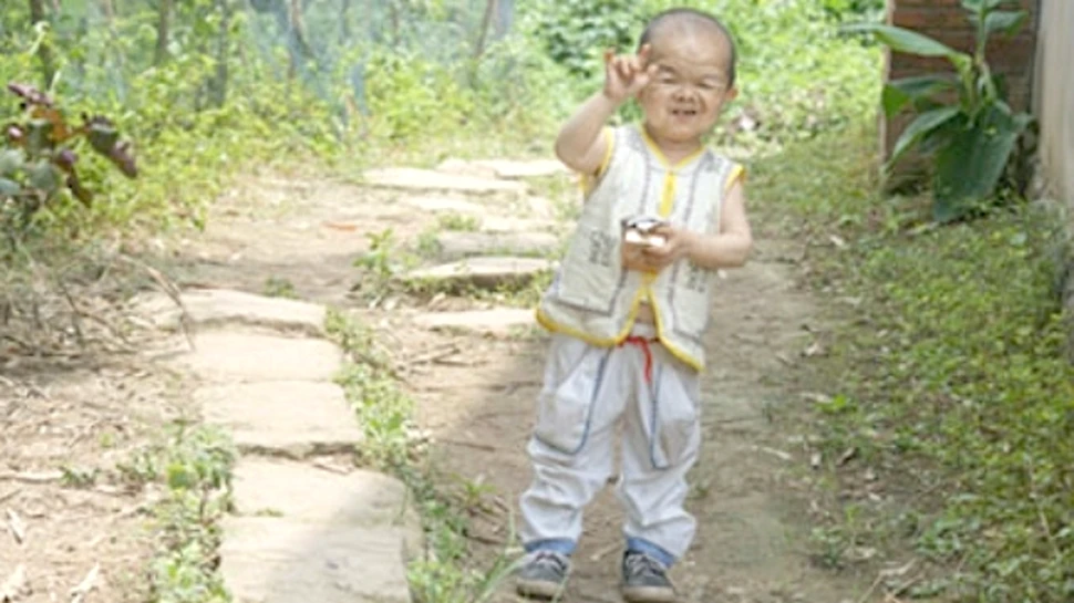 Este acesta cel mai scund om din lume?