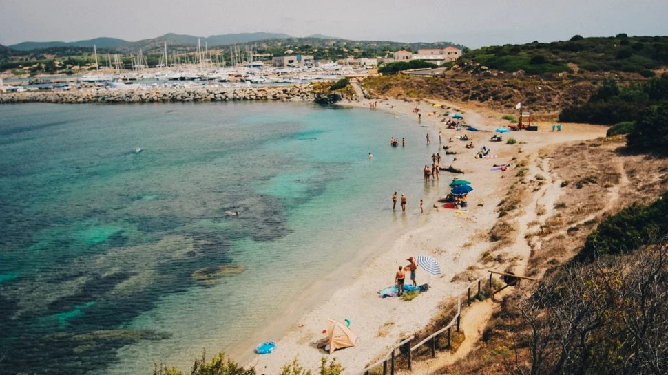 Trucuri de a rămâne sănătos atunci când călătoreşti