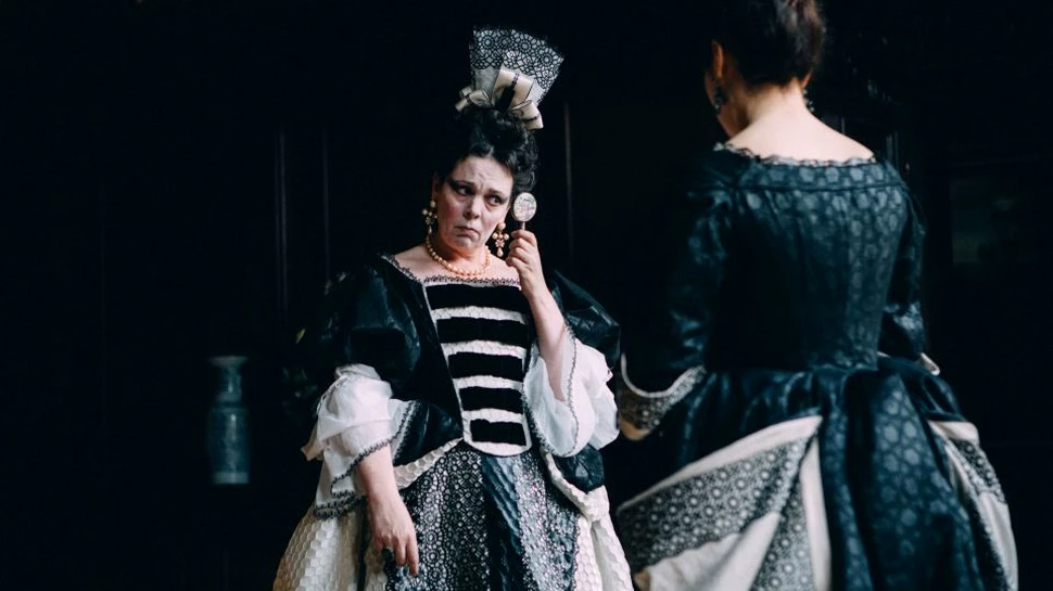Olivia Colman, care va interpreta rolul lui Elizabeth a II-a într-un serial, onorată de regină