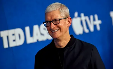 Tim Cook, directorul executiv al Apple, primește 750 de milioane de dolari drept bonus