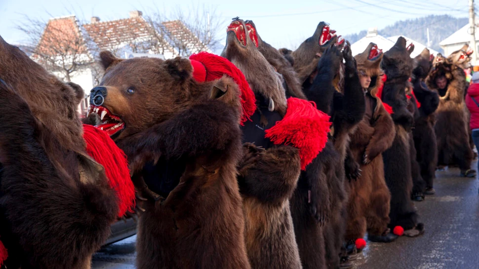 Cele mai frumoase tradiții românești de Anul Nou. Sunt unice în lume!