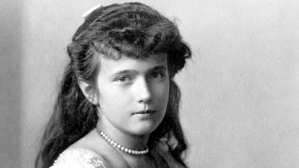 Top 10 mistere despre familiile regale rezolvate de știință