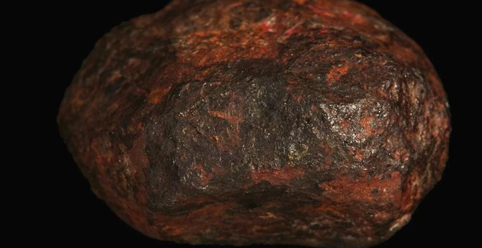 A fost descoperit un nou tip de mineral pe bază de fier şi carbon