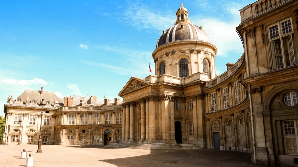 Academia Franceză l-a ales pe Mario Vargas Llosa drept membru