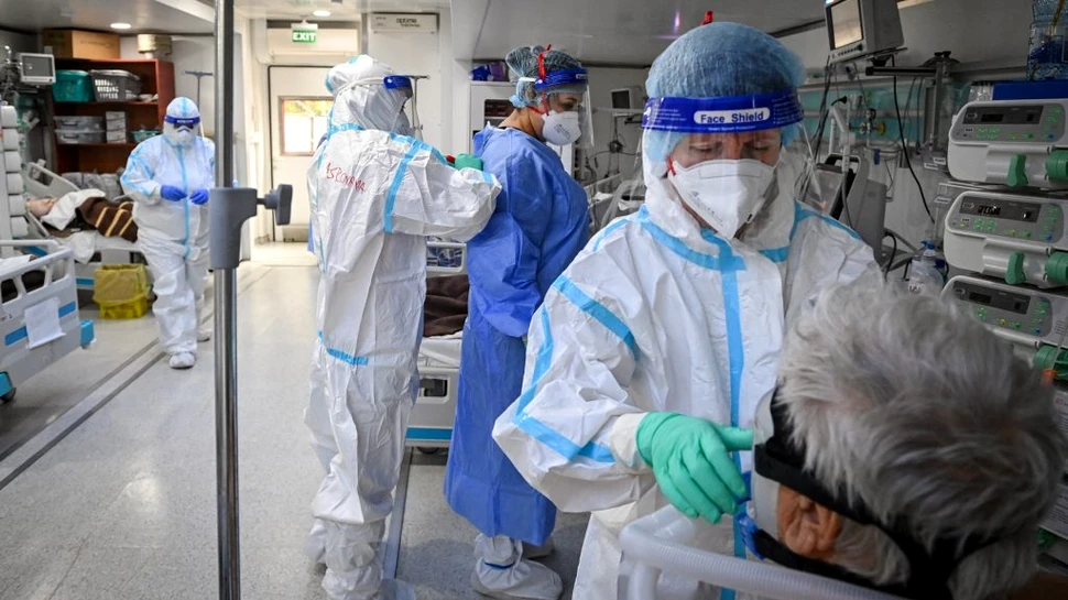 Un român este ucis de COVID-19 la fiecare 10 minute. Numărul deceselor va continua să crească